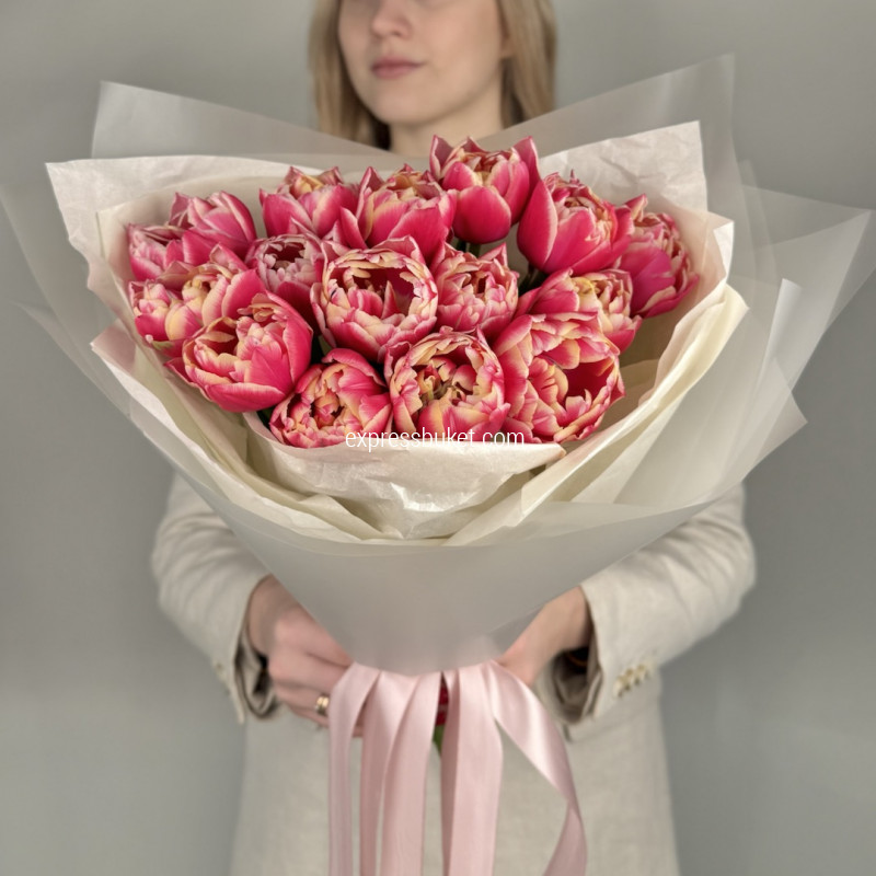 Персиковые тюльпаны